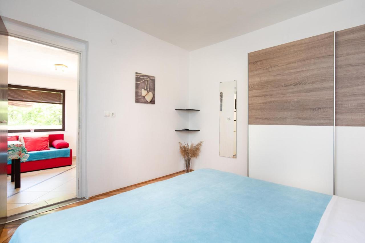 Apartment Linda Врбник Экстерьер фото