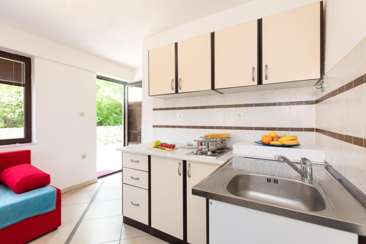 Apartment Linda Врбник Экстерьер фото