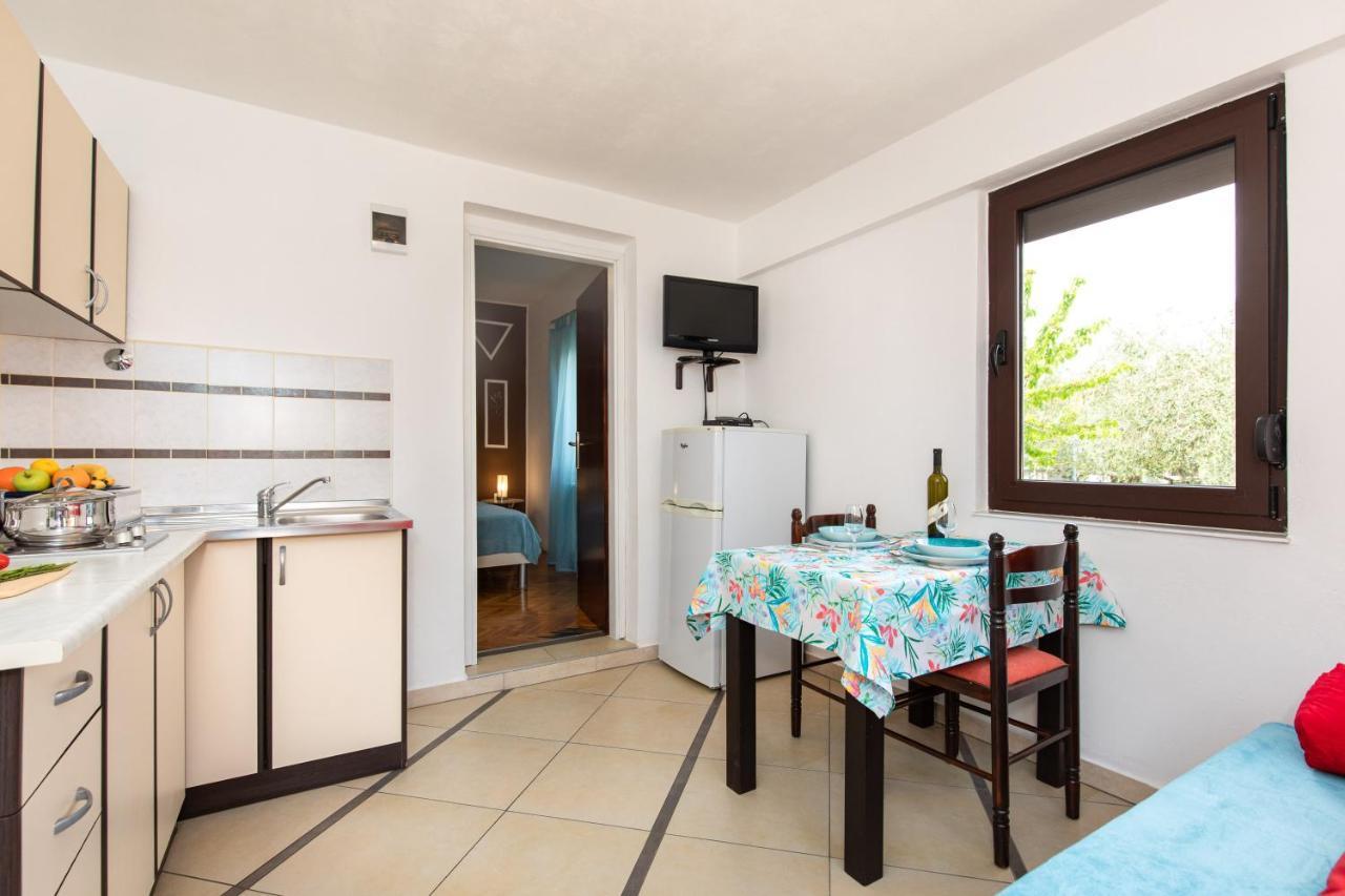 Apartment Linda Врбник Экстерьер фото