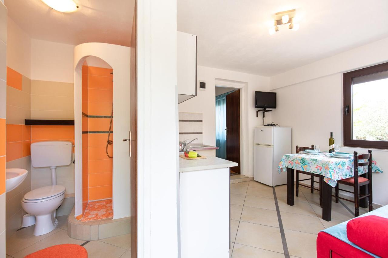 Apartment Linda Врбник Экстерьер фото
