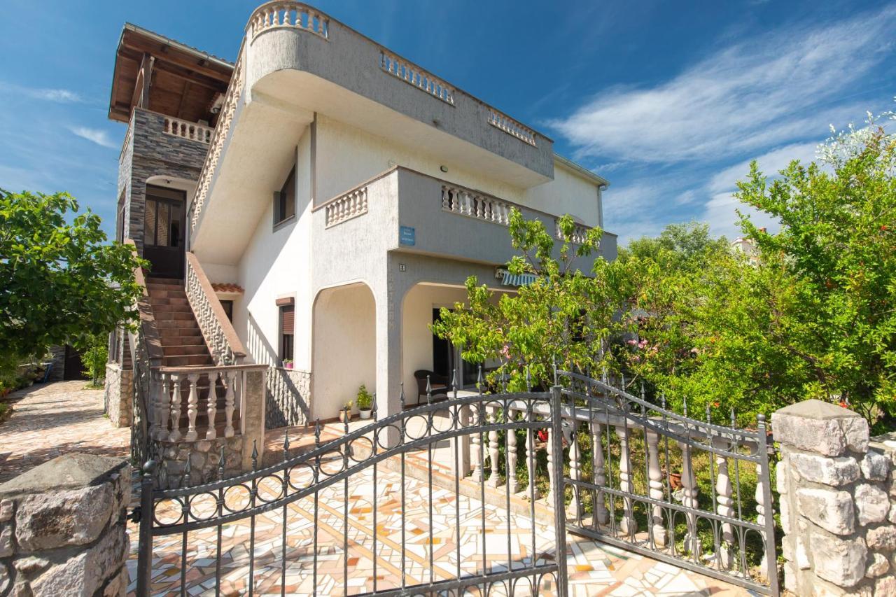 Apartment Linda Врбник Экстерьер фото